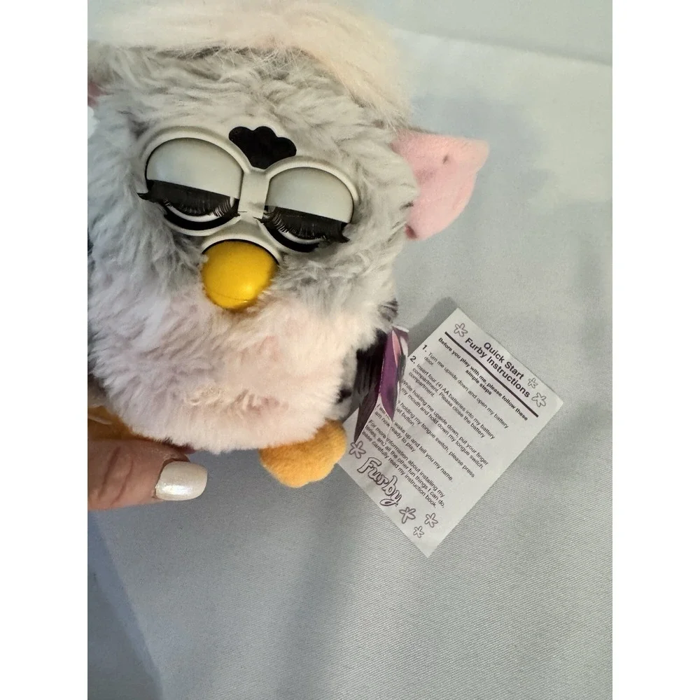 Furby 1998 Gray & Pink Snow Leopard Model 70-800 Tiger Electronic Works BOX/TAG